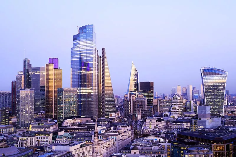 Vue aérienne de Londres au coucher du soleil